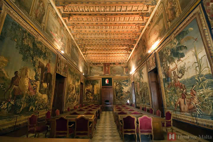 Is-Sala tal-Arazzi fejn kien jiltaqa' l-Parlament Malti