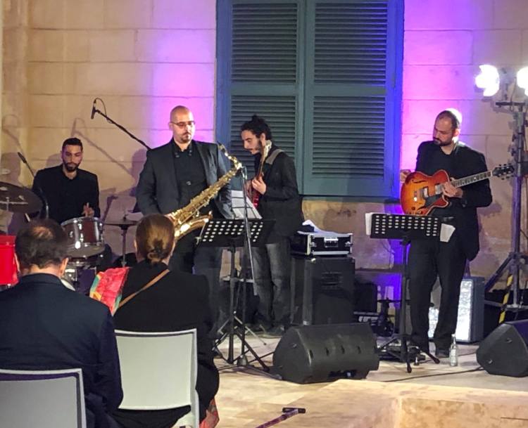 62065439_339299420086720_4767363468917473280_n